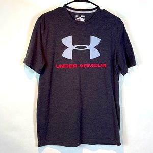 Men's Under armor cotton tshirt in Medium.